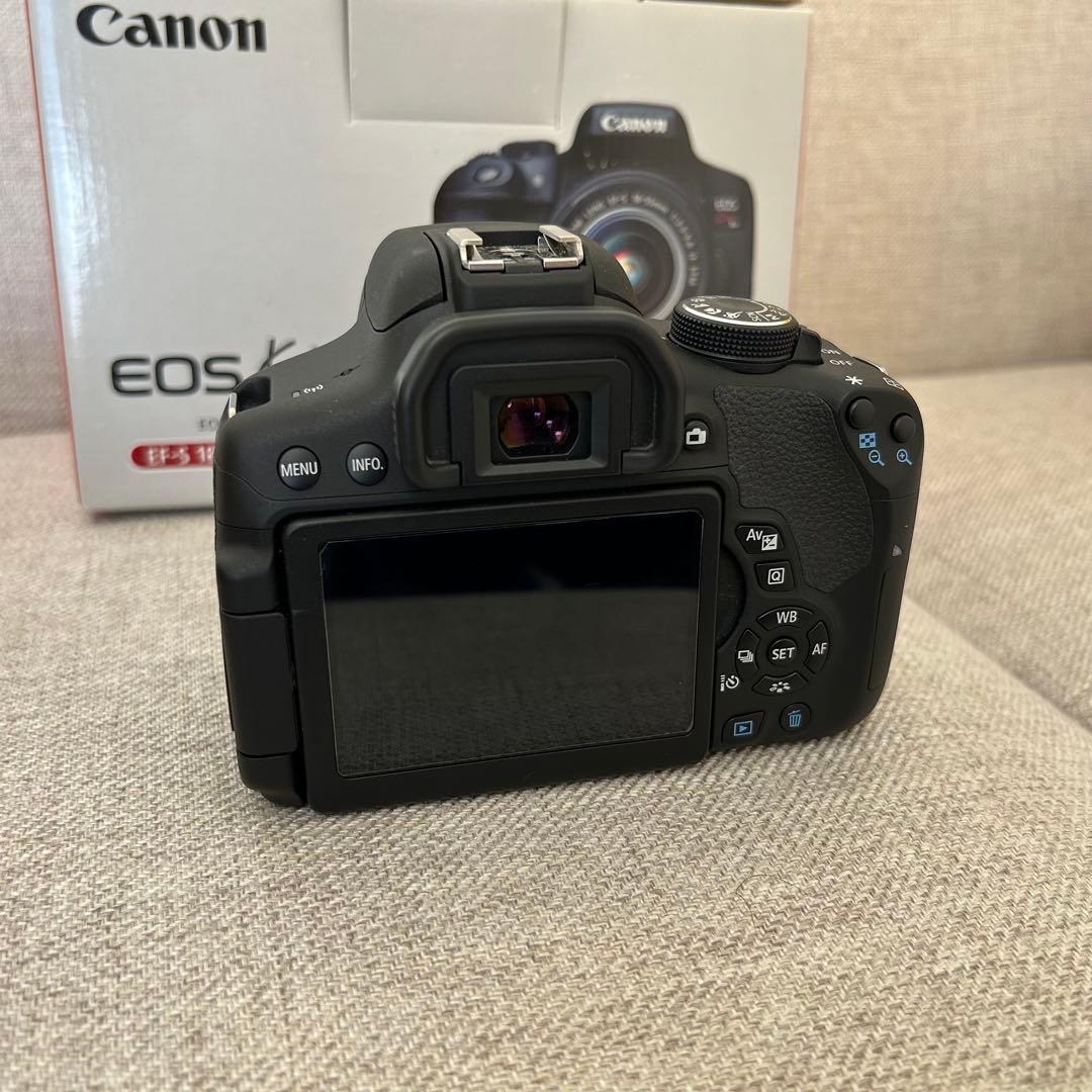 【ズーさん】Canon EOS Kiss X8i 本体 + レンズ