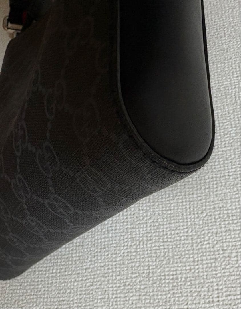 GUCCI ブラック ショルダーバッグ523599 001998