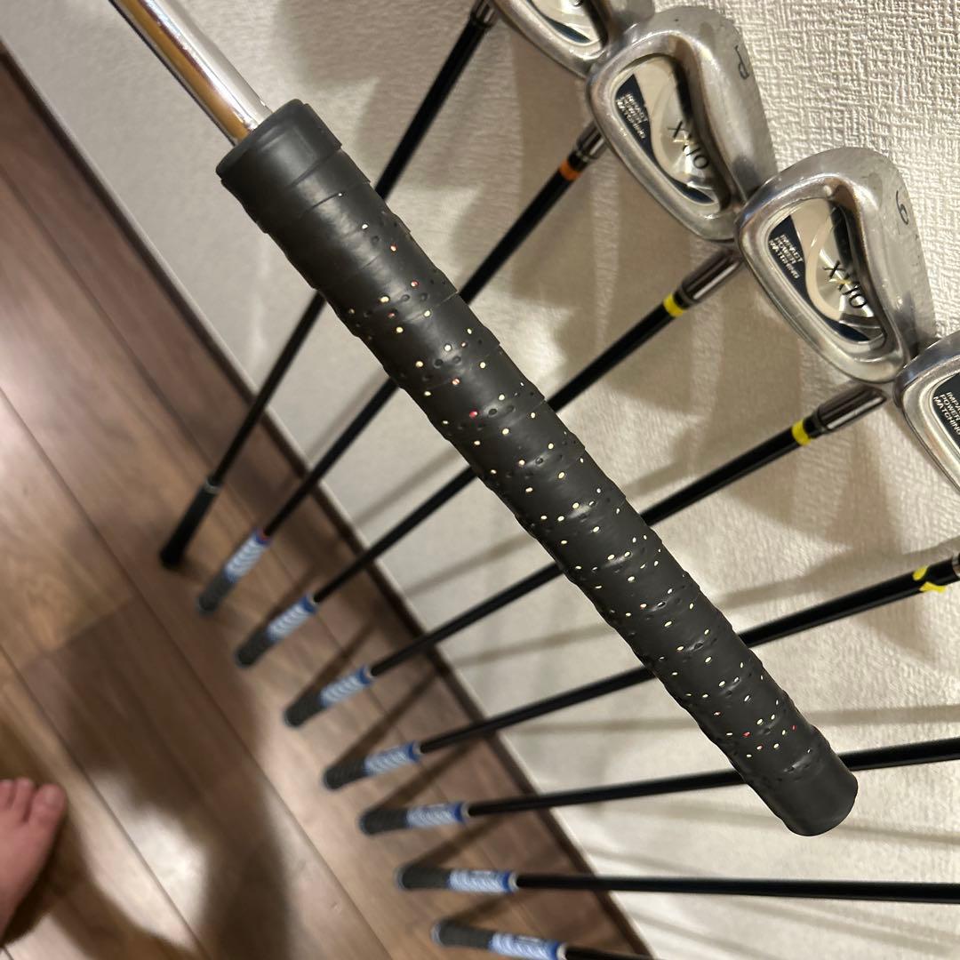 ゼクシオ4 メンズ R 13本　右利き　ゴルフクラブセット