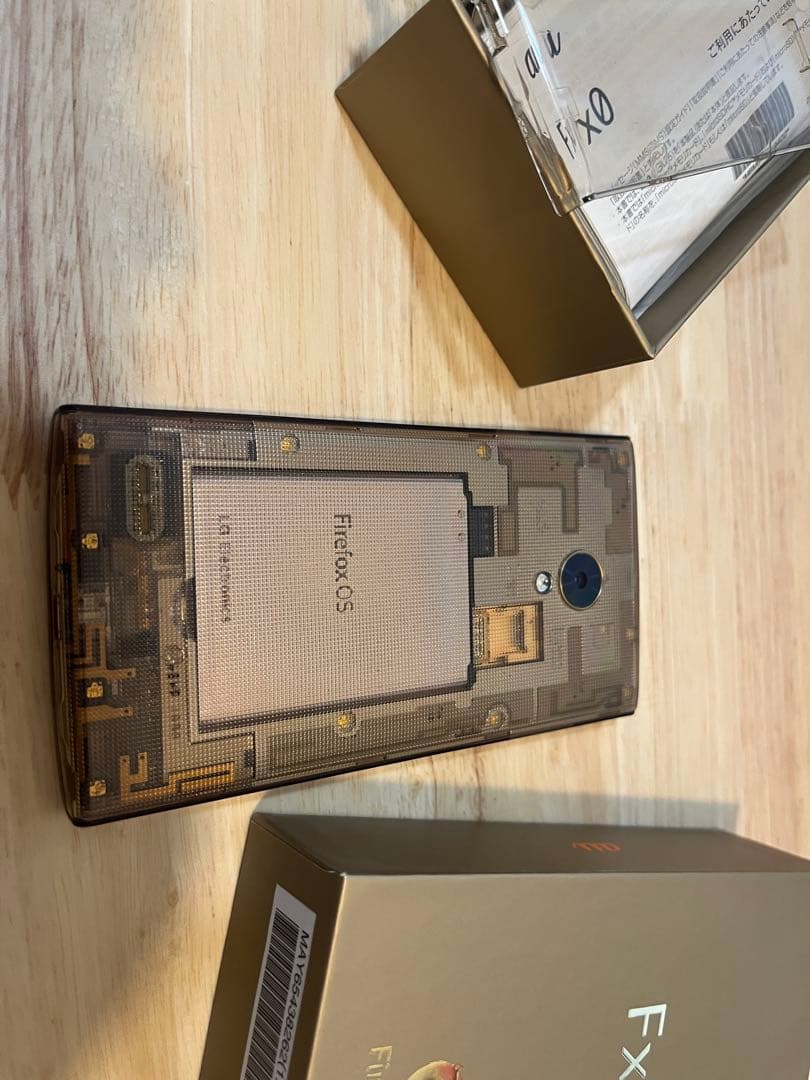 【希少品】Fx0 LGL25 背面ツヤ加工初回限定ケース同梱 firefoxos