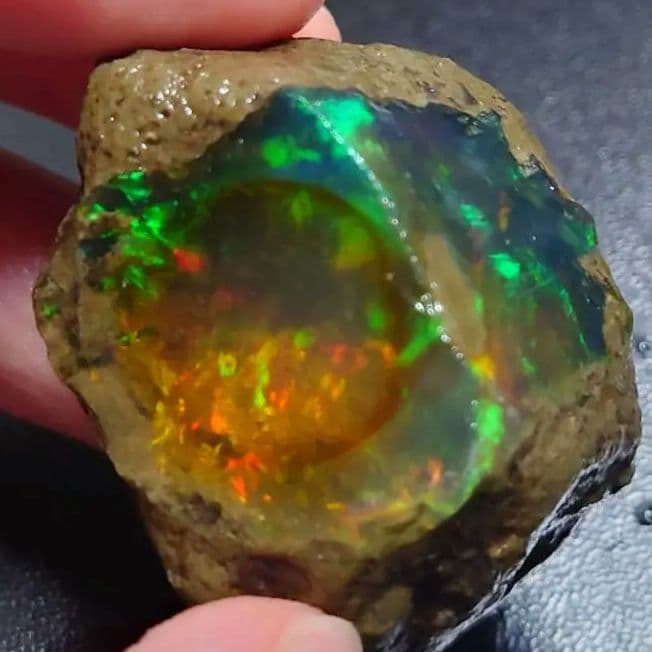 【105CT】特大　エチオピア　プレシャス　オパール 原石 鉱物　標本　ウェロ