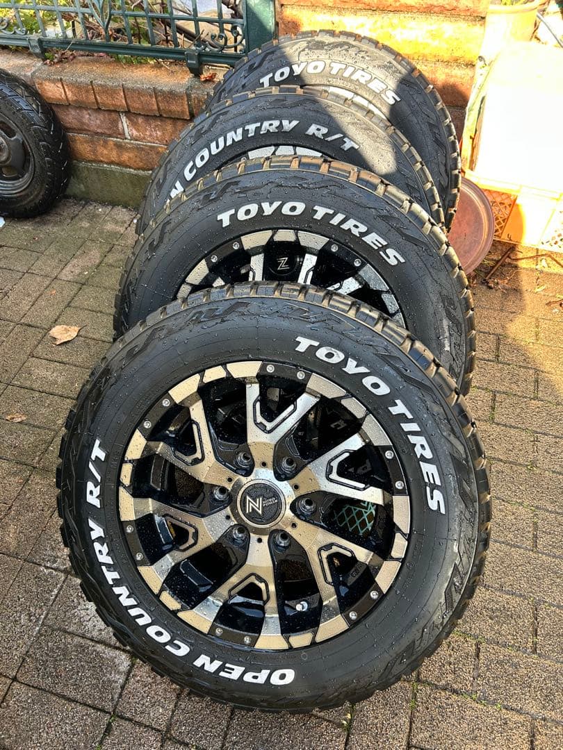 ナイトロ16インチ、オープンカントリー 215/65/16 ハイエース