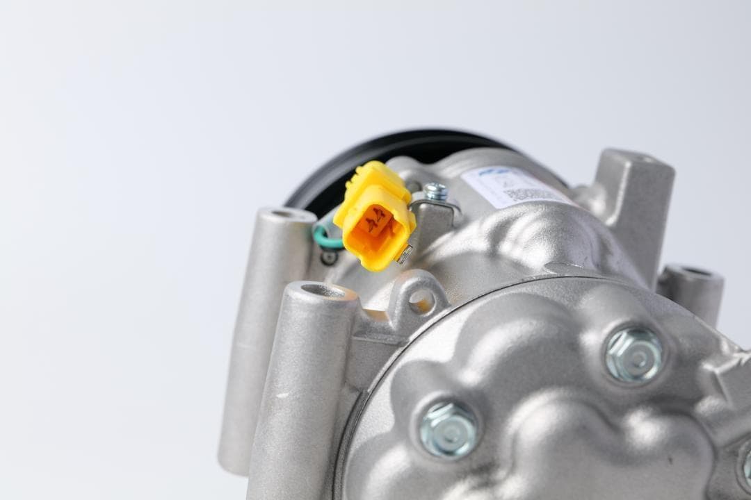 SD6V12互換 エアコンコンプレッサー カングー２など R134a