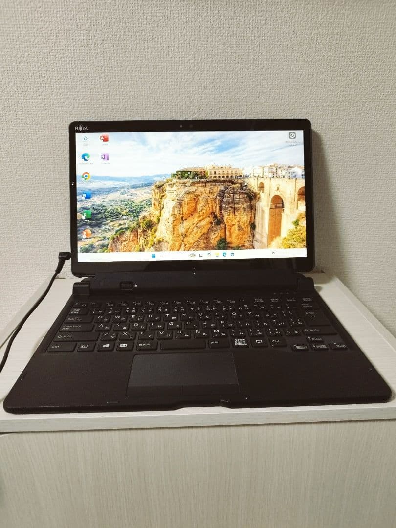 タブレット ArrowsTab Q738 Core i3 4GB SSD128G