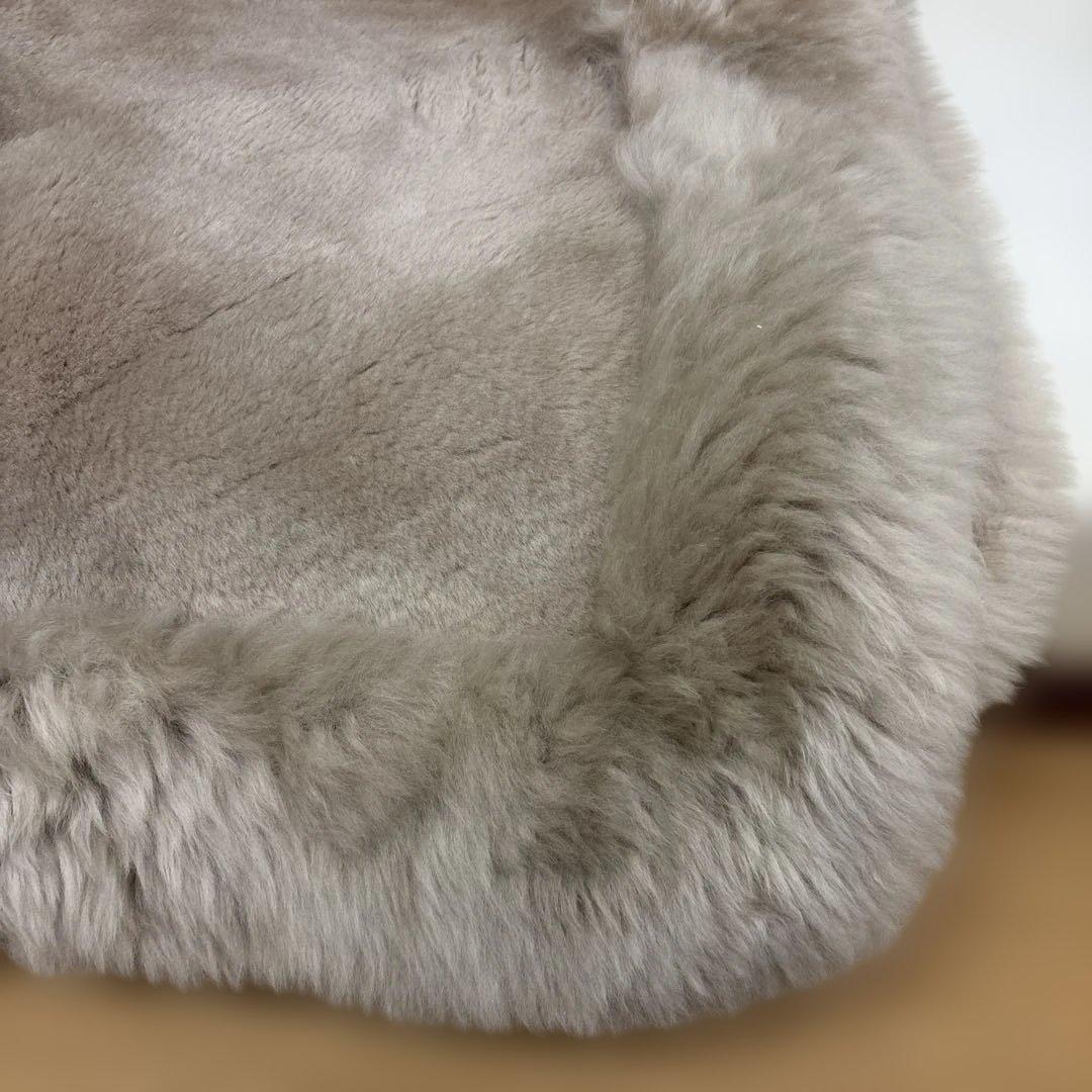 ムートンシーツ羊毛皮 ベージュ系 約140㎝×200㎝ダブルサイズ最終値下げです