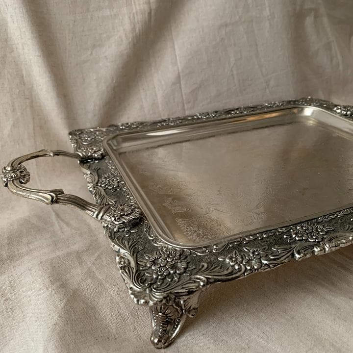 アンティーク調　シルバープレート　 足つきトレイ　サルヴァ　お盆　ヴィンテージ