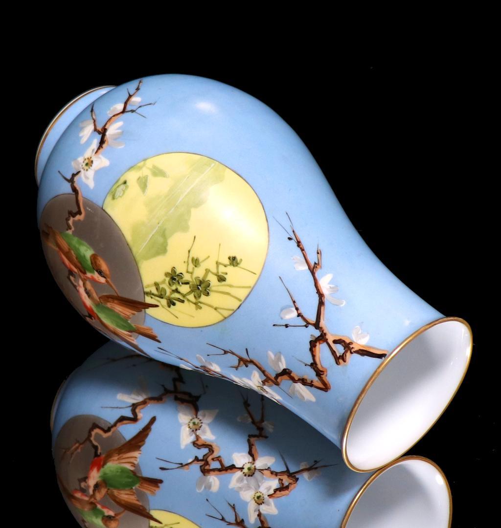 オールド・バカラ 淡青色 大型オパーリンクリスタル製手彩色日本趣味花鳥図飾壷花瓶