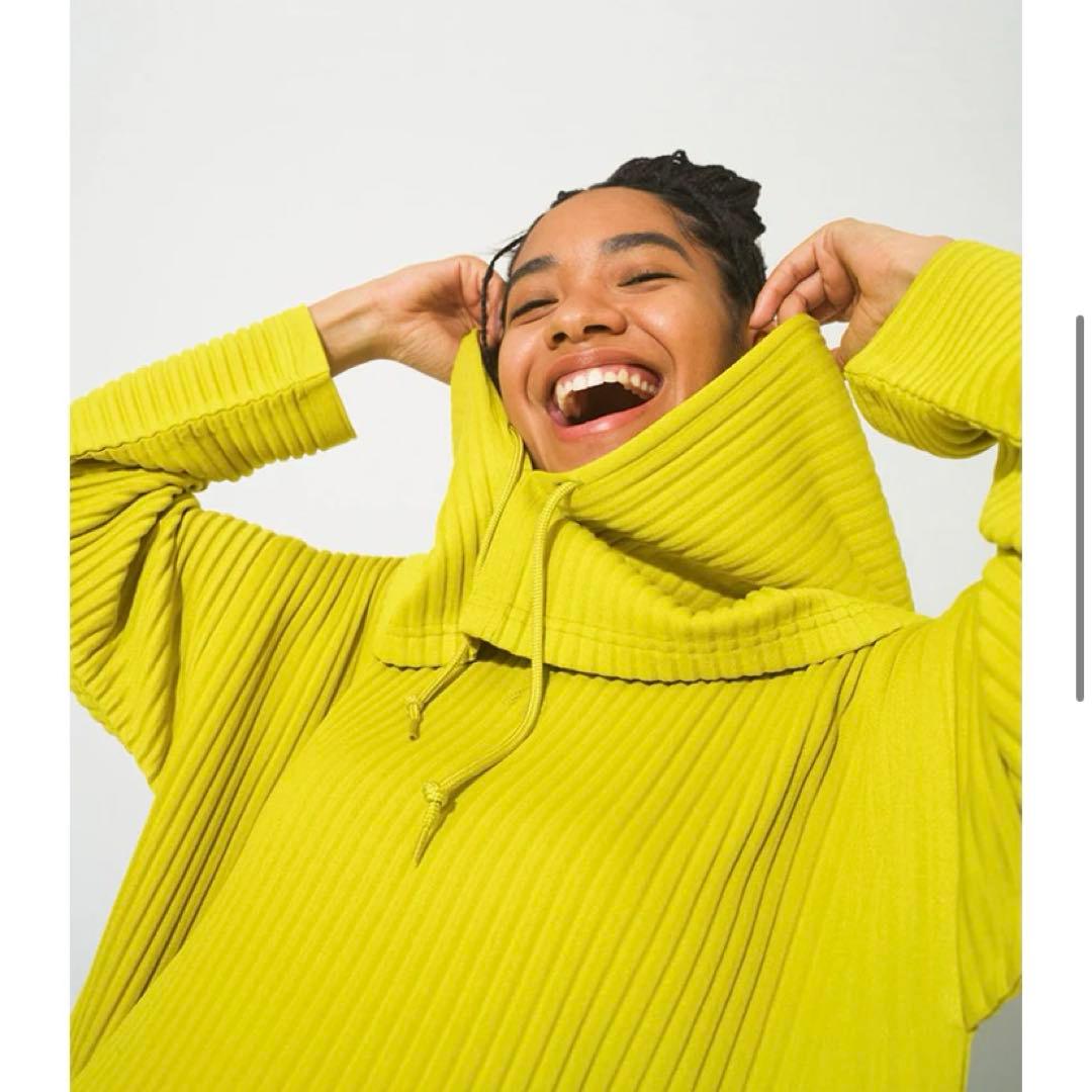 me by ISSEY MIYAKE スウェット プリーツ トレーナー