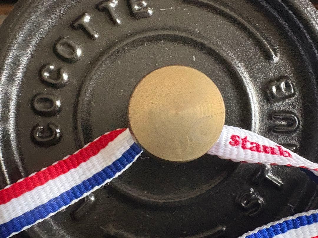 新品　staub ピコ・ココットラウンド10㎝　3個セット　専用スタンド付き