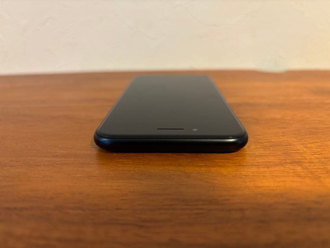 ☆美品・小傷あり☆iPhone SE 3 ⑨