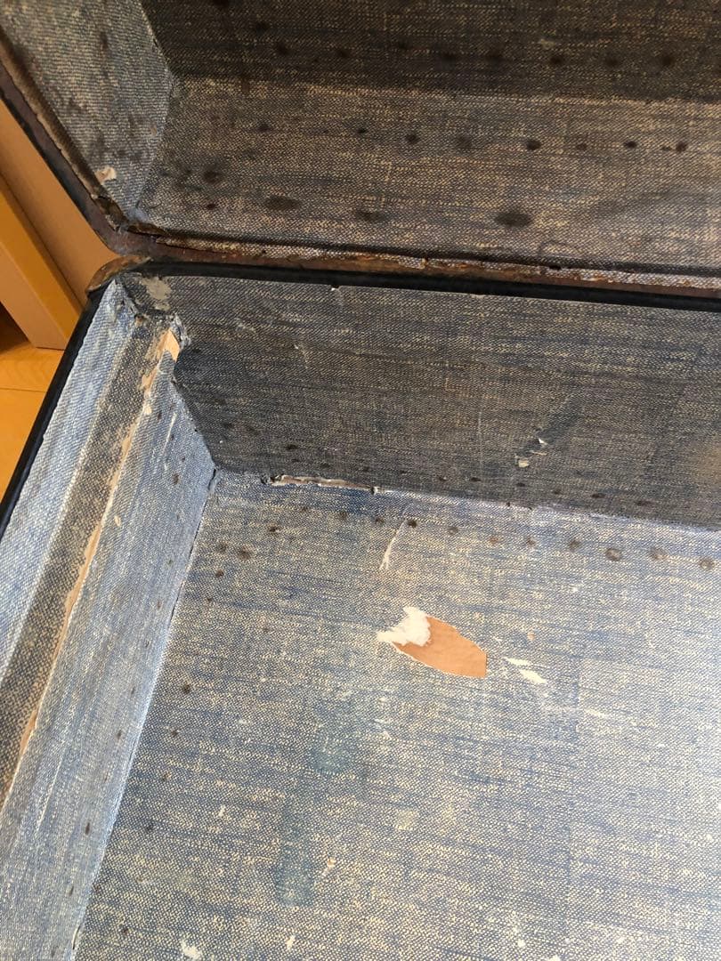 アンティークトランク