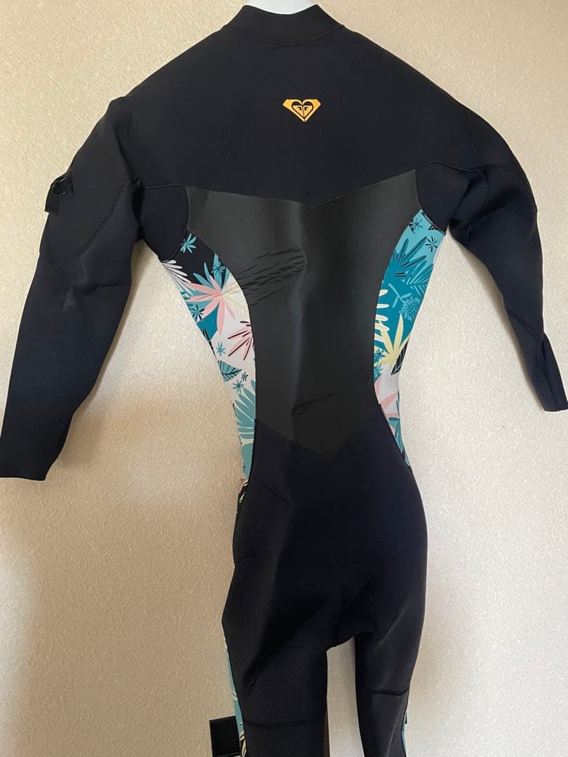 ROXY フルスーツ ウェットスーツ アクア いくら希望ですか？