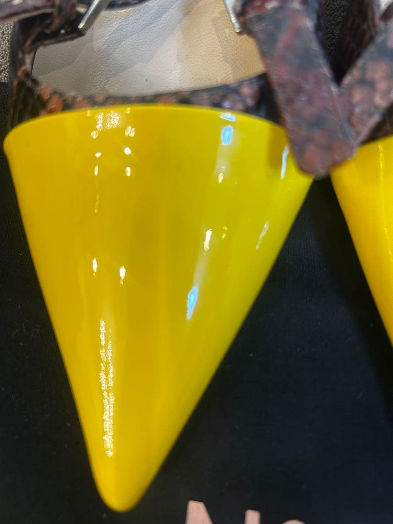 N°21 イエローポインテッドトゥフラットシューズ　37