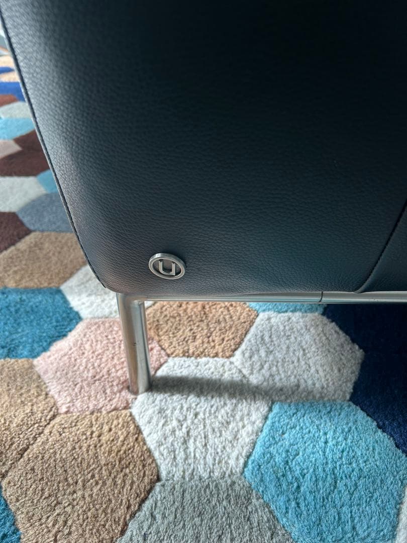 Natuzzi ナツッジ　レザーソファ 黒