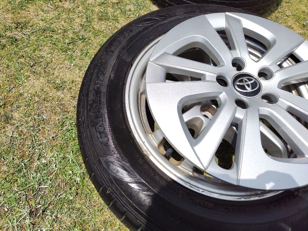 t*a様 k*7様 50プリウス　純正 15インチ ホイールタイヤセット