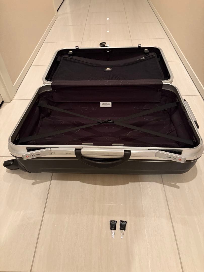 サムソナイト旅行用スーツケース