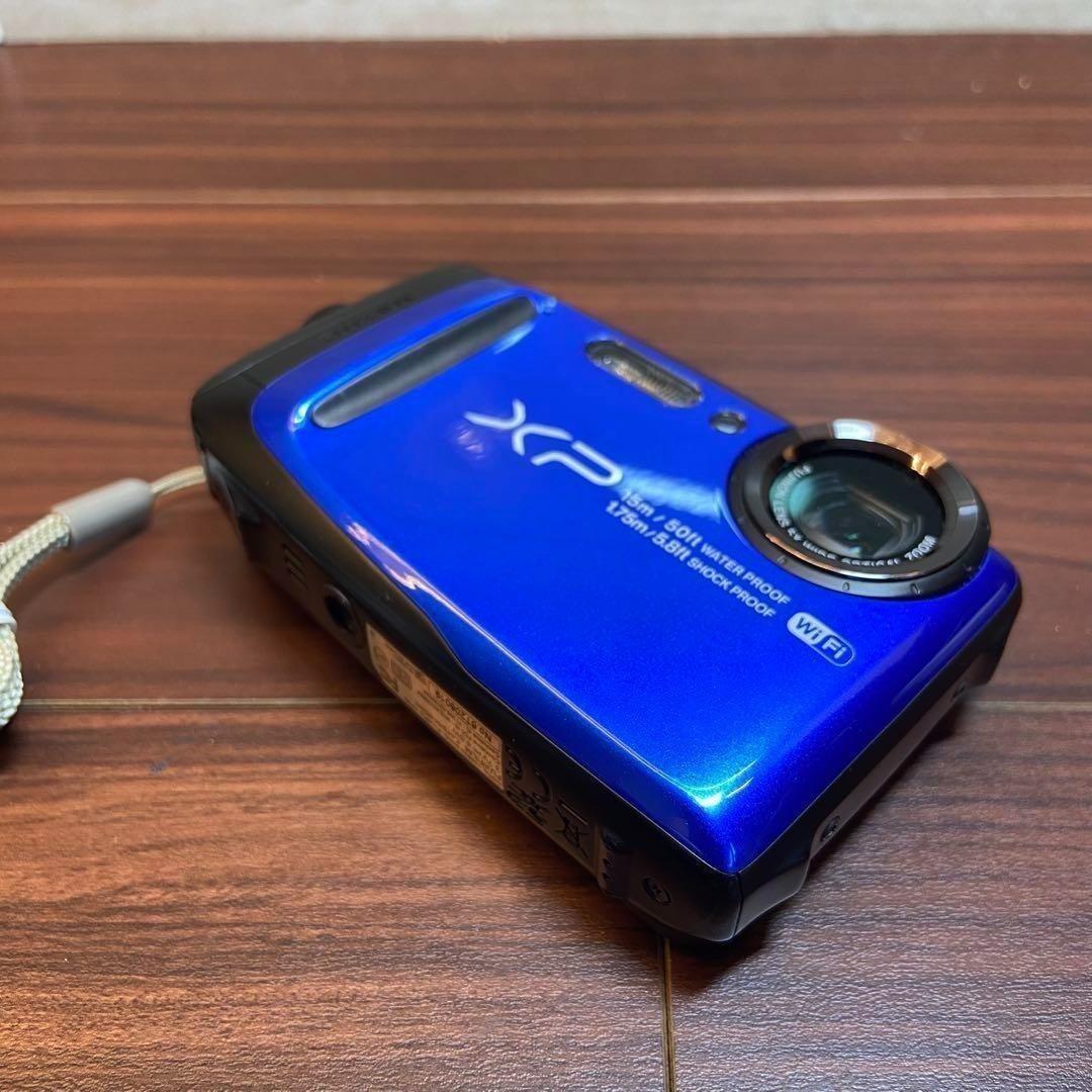 FUJI FILM FinePix XP90 デジカメ ほぼ新品 3812