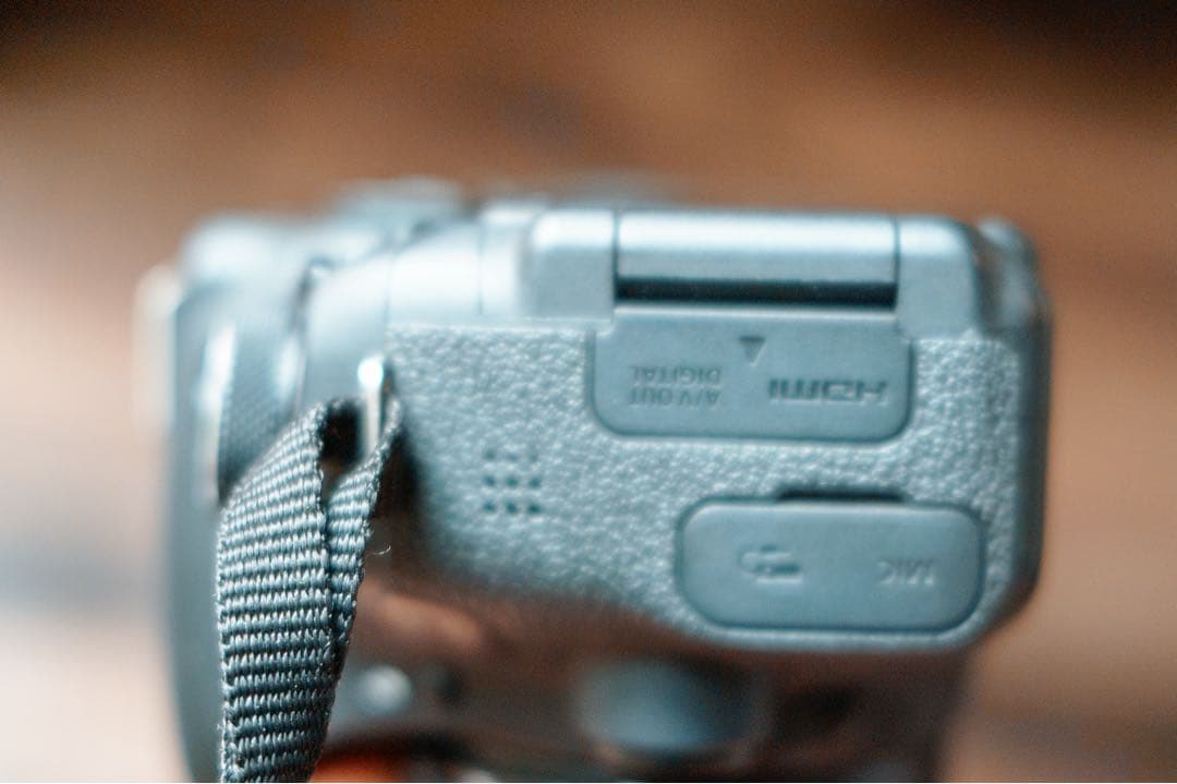 コンニチハ‼️canon 8000D＋zoom lens18-55