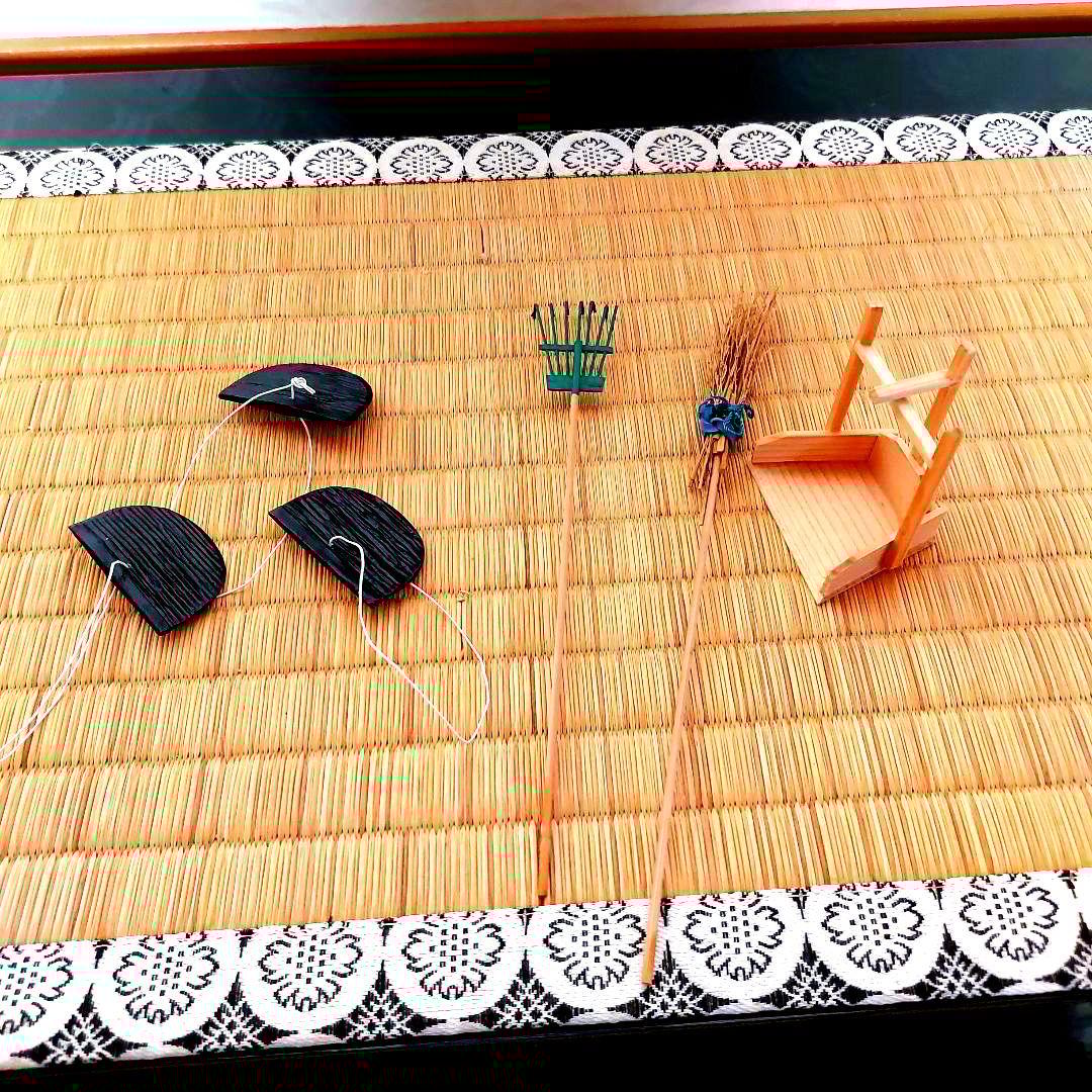 雛人形 　仕丁 　三人官女　五人囃子　小物付き