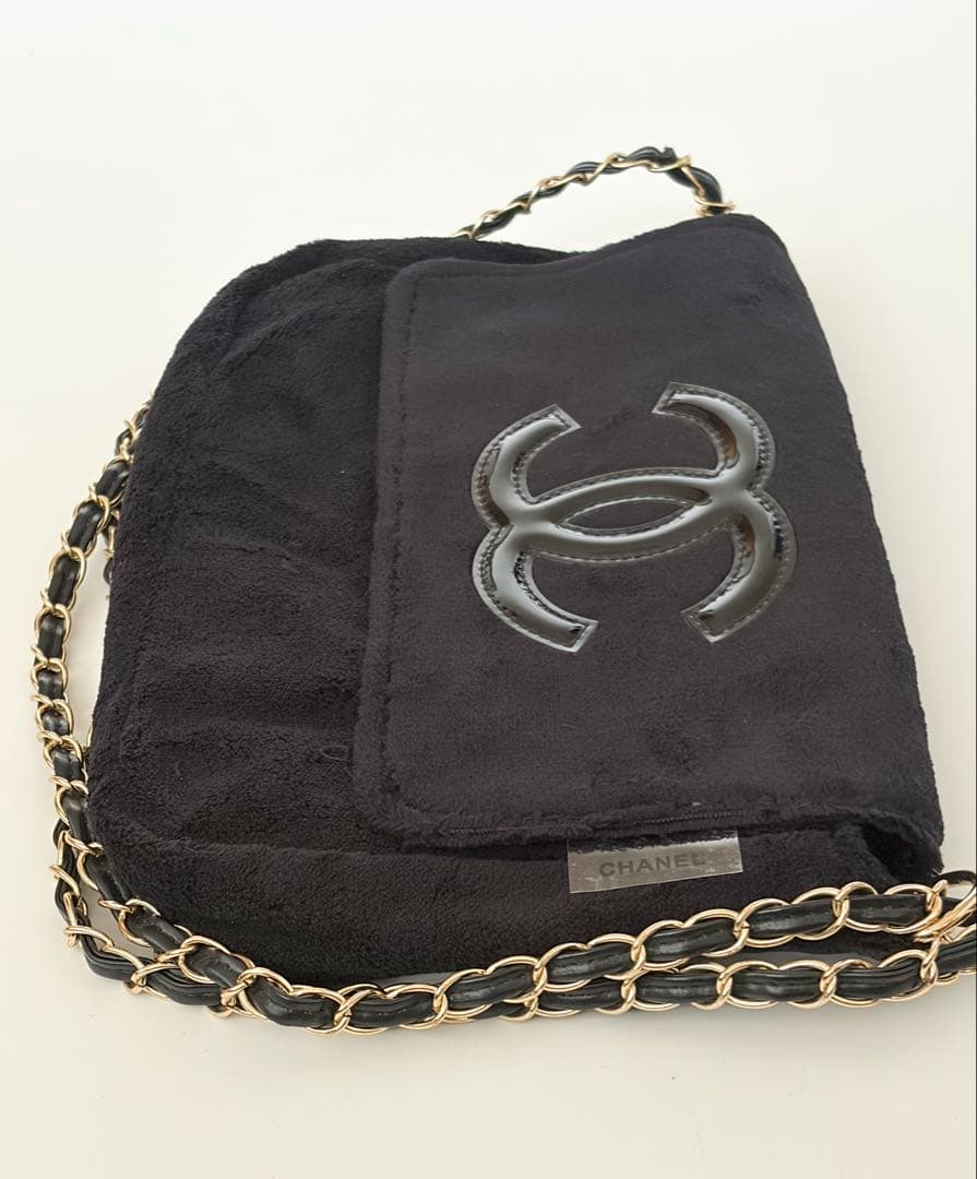 ノベルティ ショルダーバッグ　パイル生地　ロゴマーク　ブラック　ロゴポーチ