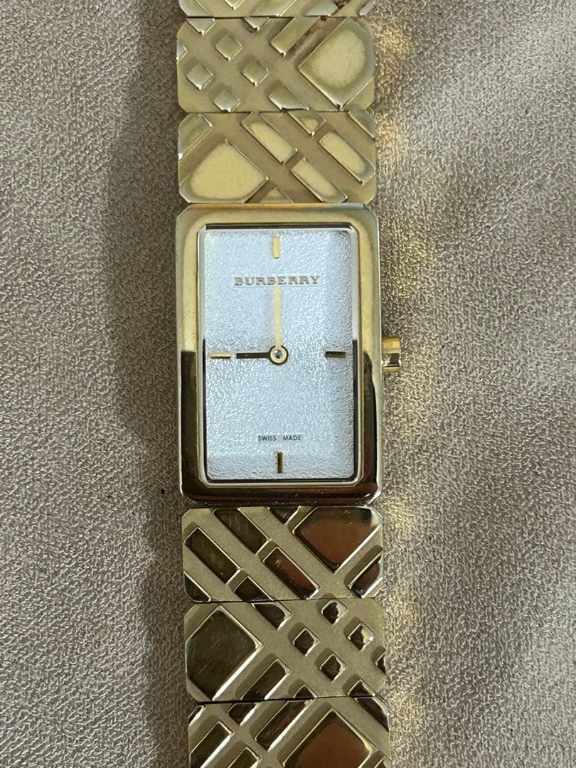 Burberry レディース 時計 ゴールド