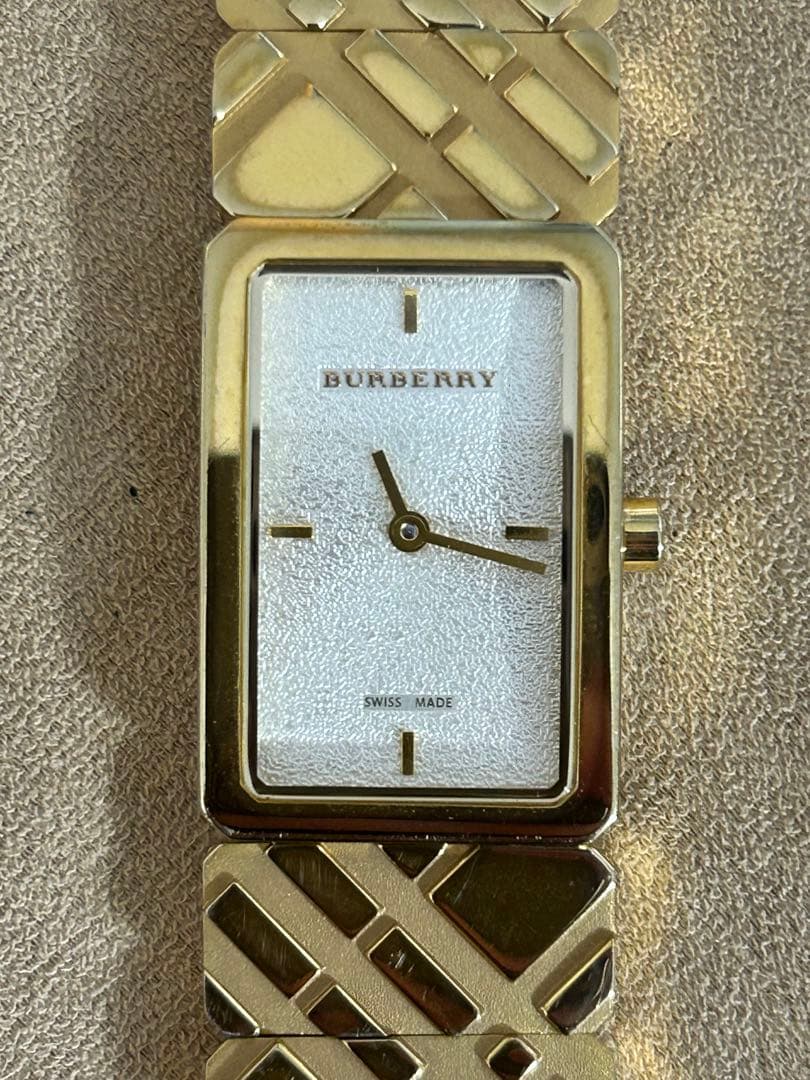 Burberry レディース 時計 ゴールド