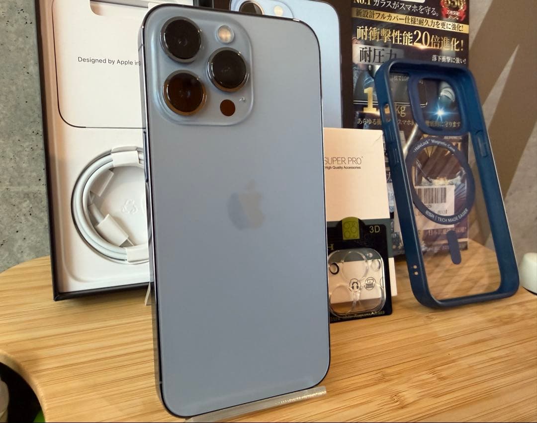 【美品】香港版 SIMフリーiPhone 13Pro 128GB/オマケ付き