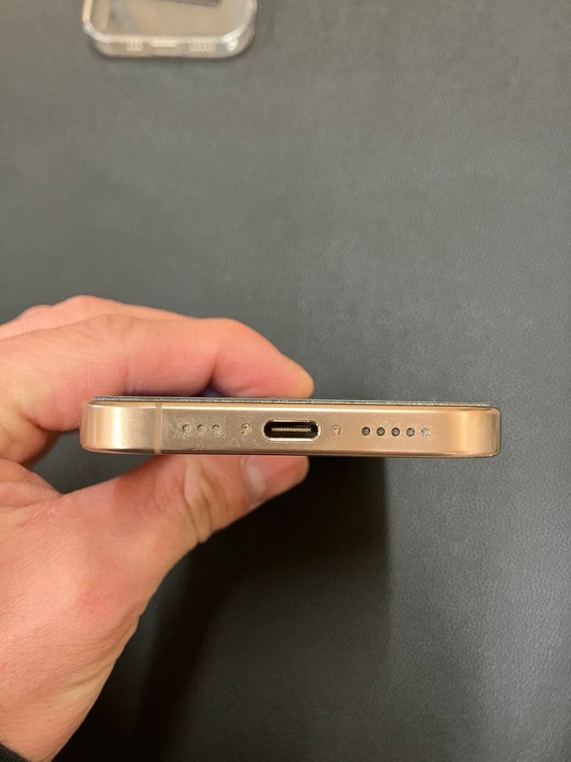 本日まで出品しますApple iPhone 16Pro ゴールド 本体