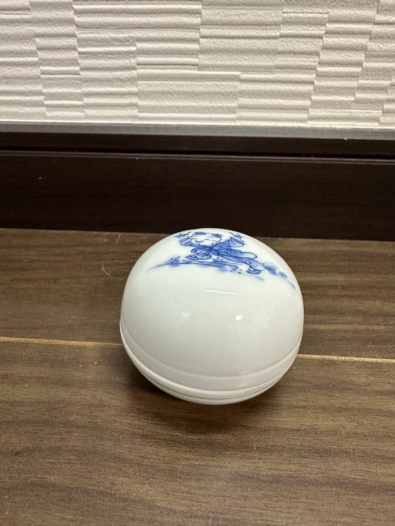 茶道用青い絵柄の陶器