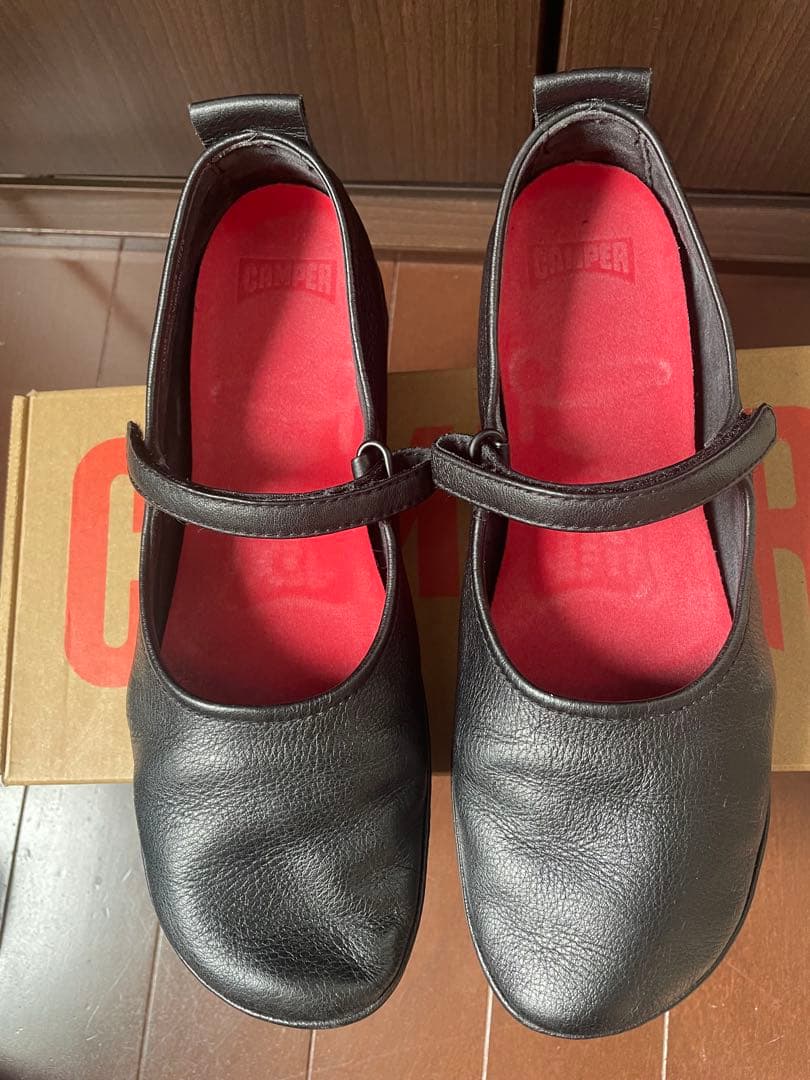 29日まで限定値下げ☆美品☆カンペール本革ストラップ付きフラットシューズ