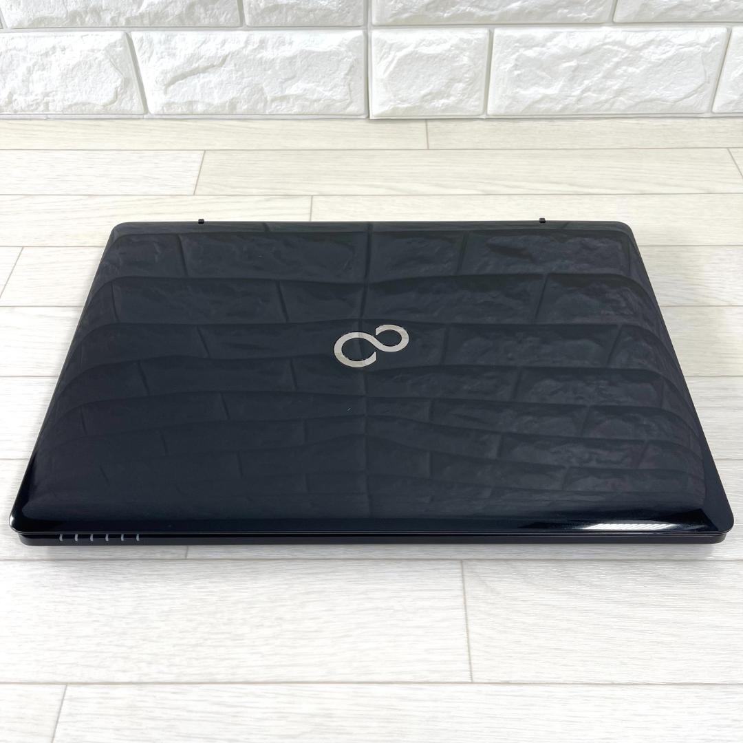 富士通 i7 高速SSD500G メモリ16 Windows11 ノートパソコン