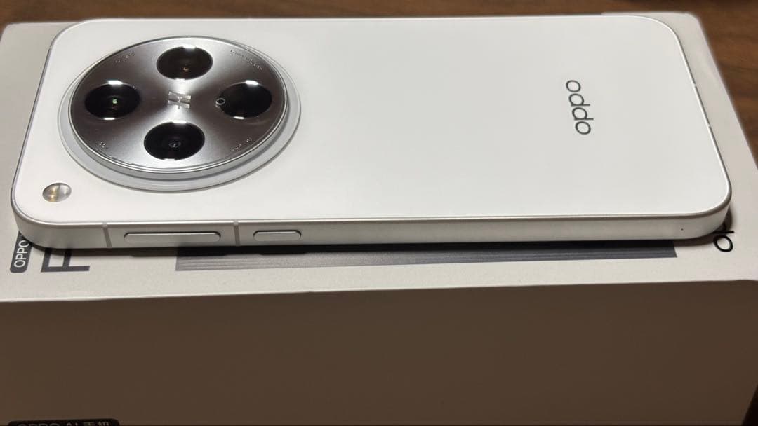 【超美品】OPPO Find X8 中国版 SIMフリー　ホワイト
