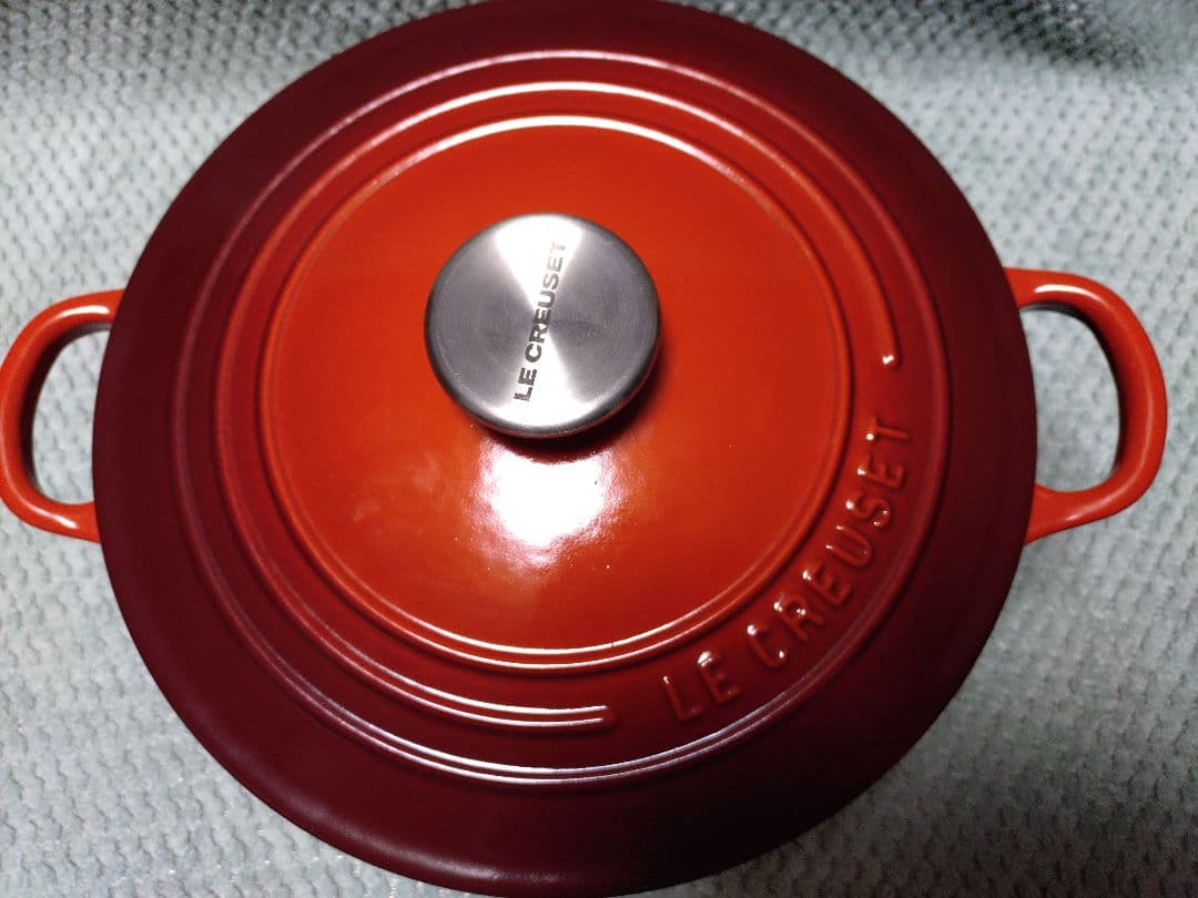 【新品未使用】LE CREUSET 鋳鉄 両手鍋 22cm カイエン