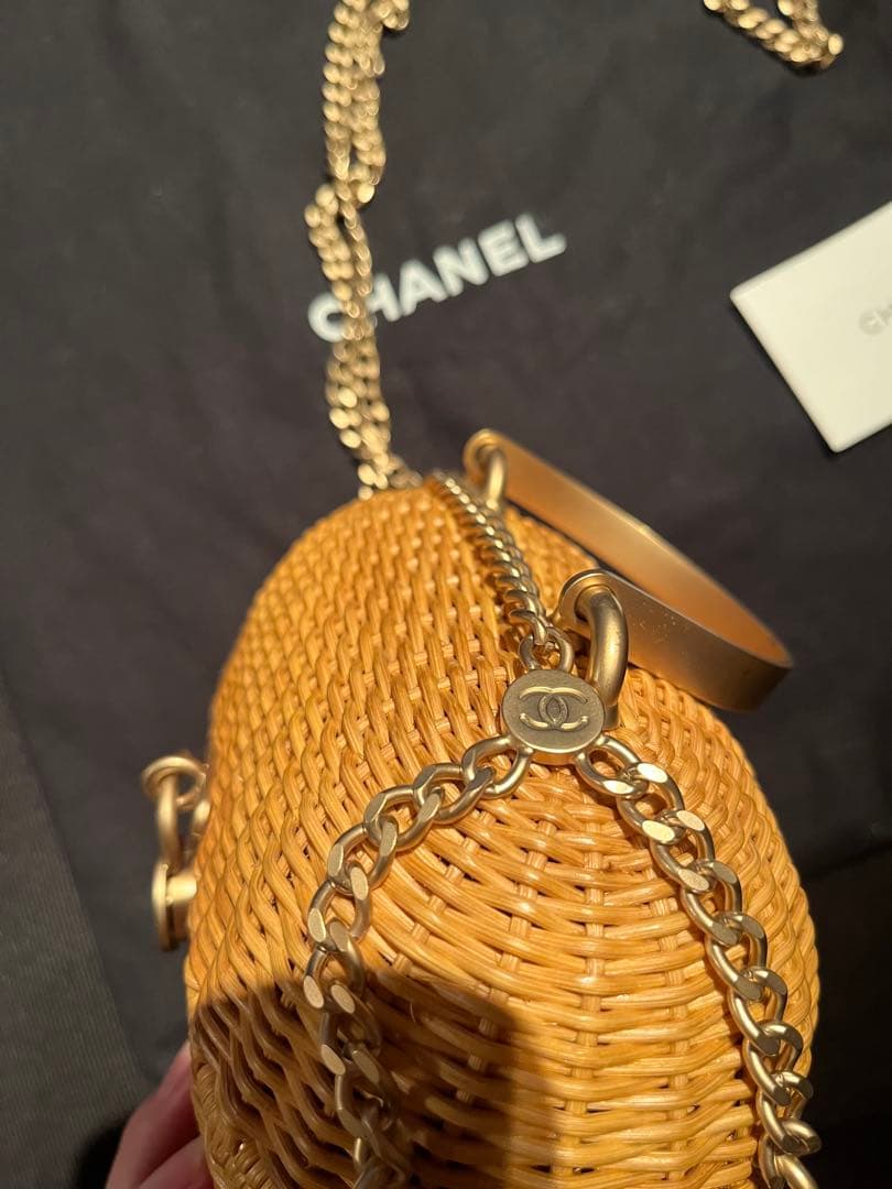 CHANEL かごバッグ ハート型ロック付き