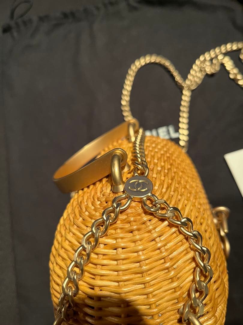 CHANEL かごバッグ ハート型ロック付き