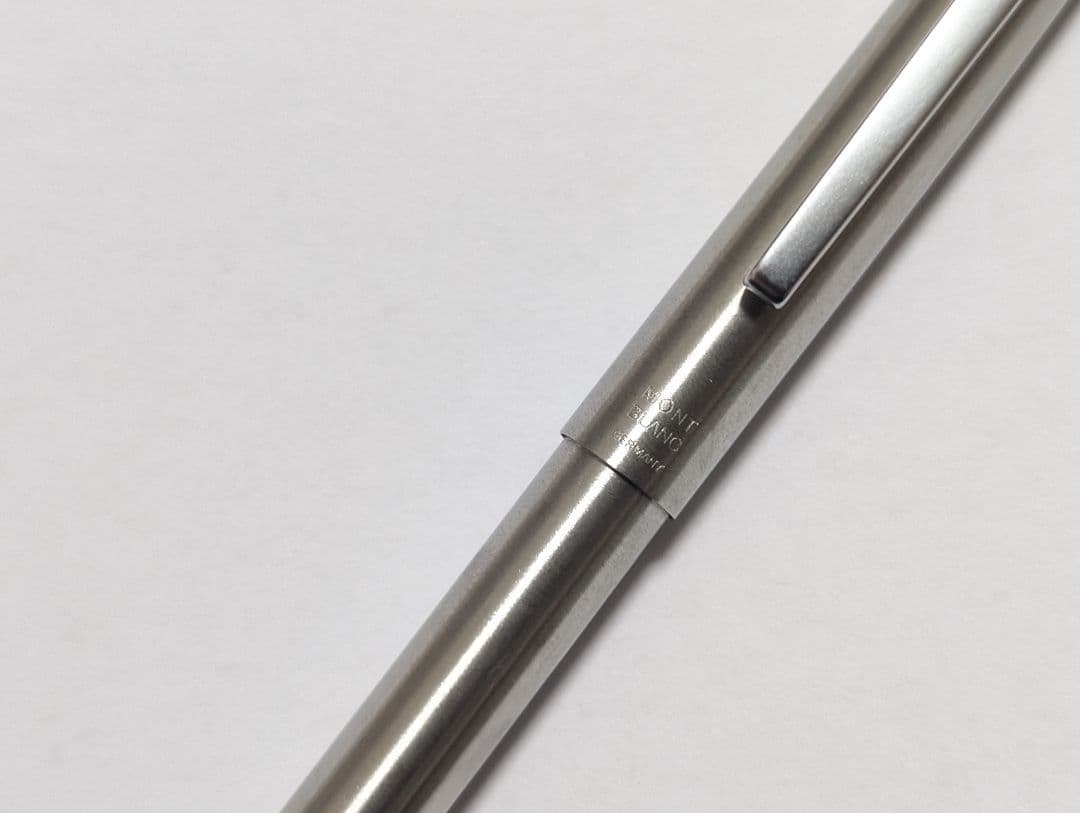 モンブラン　廃盤ボールペン　多機能ペン　4色　振り子式　ステンレス