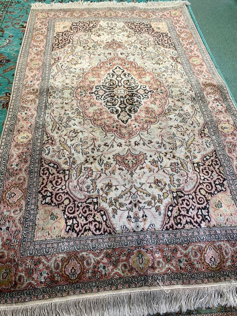 ペルシャ風シルクラグ size 122x200cm.