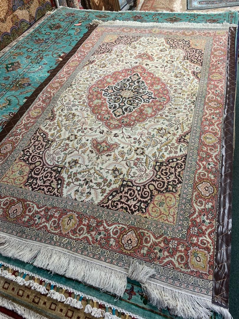 ペルシャ風シルクラグ size 122x200cm.