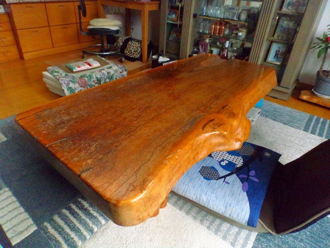 値下げしました！！　無垢材テーブル 自然な形状