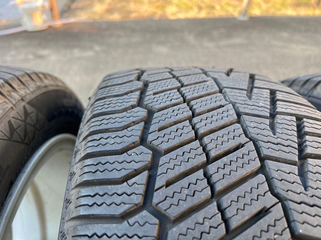 Continental 17インチ 冬タイヤ4本セット