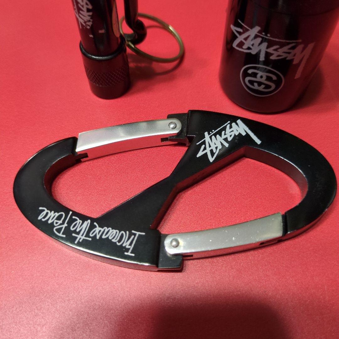 Stussy カラビナ、携帯灰皿、ライト 小物3点セット