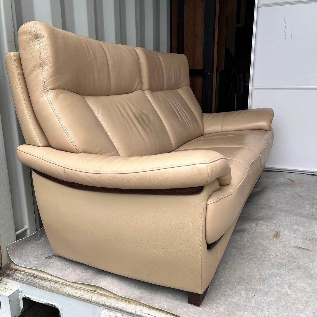 取付無料！カリモク チターノ ゼータ 北欧モダン 本革ベージュ2.5人掛けソファ