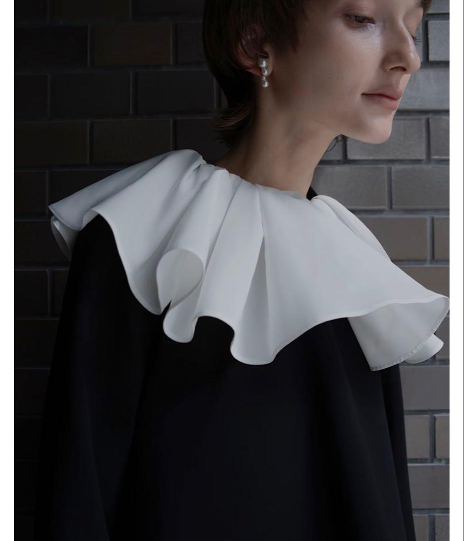 完売！　2wayフリルトップス　TREFLE＋1 トレブルプラスワン　ドゥロワー