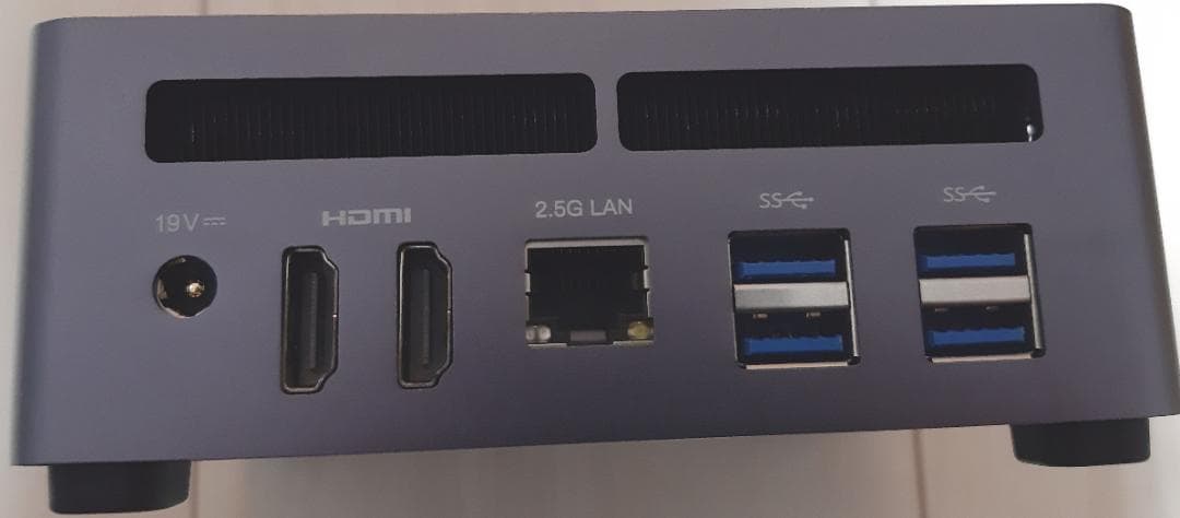 Minisforum UM790Pro ミニPC 7940HS/32GB/1TB