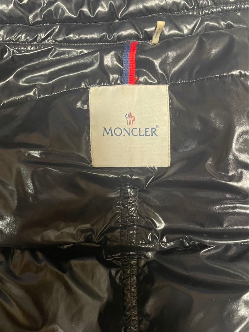 正規品MONCLER ブラック ダウンジャケット