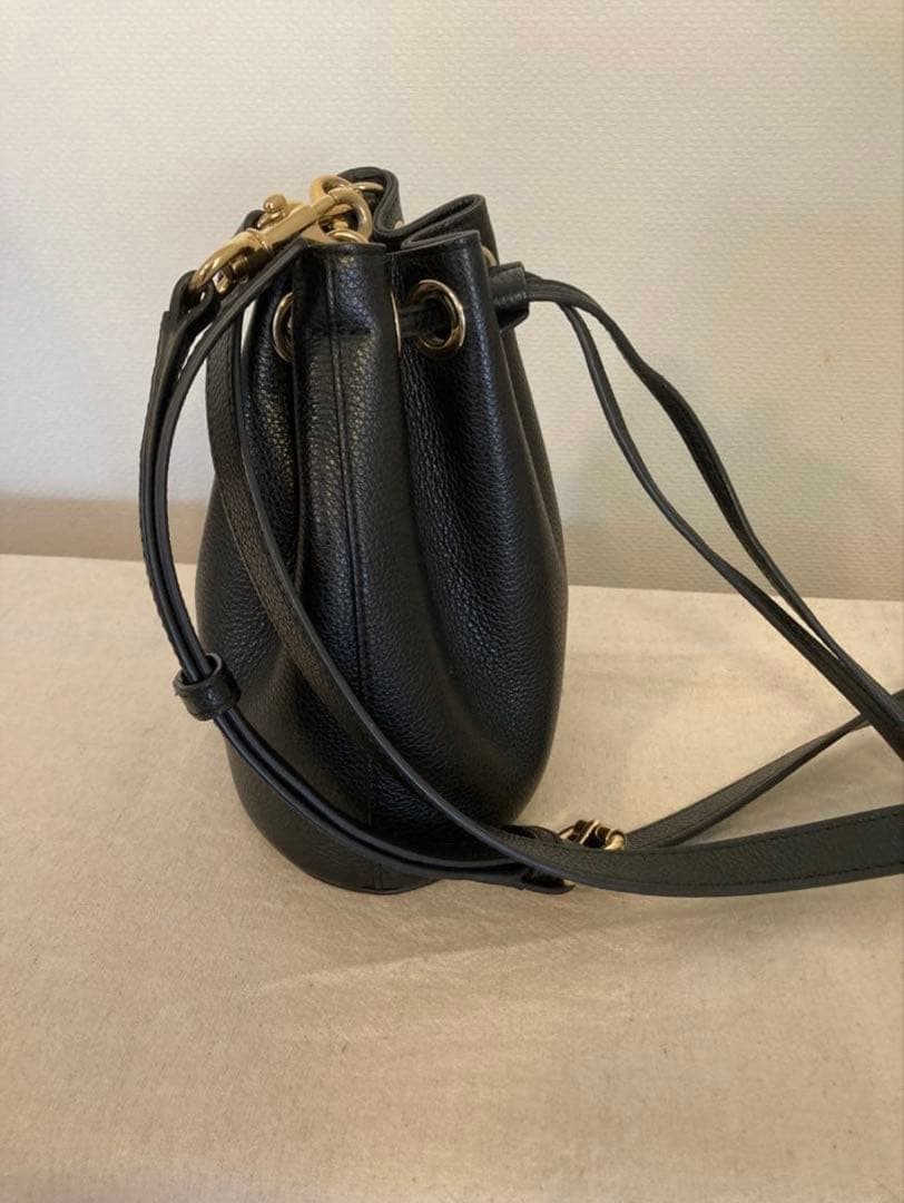 【美品】FURLA ブラック バケットバッグ