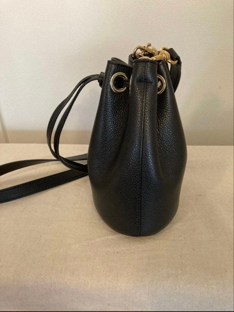 【美品】FURLA ブラック バケットバッグ