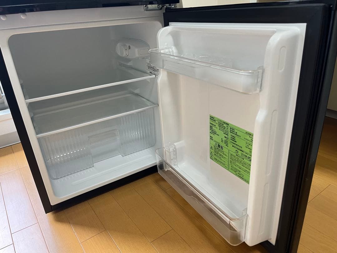 ま*ん様 comfee 冷蔵庫　90L 小型　一人暮らし