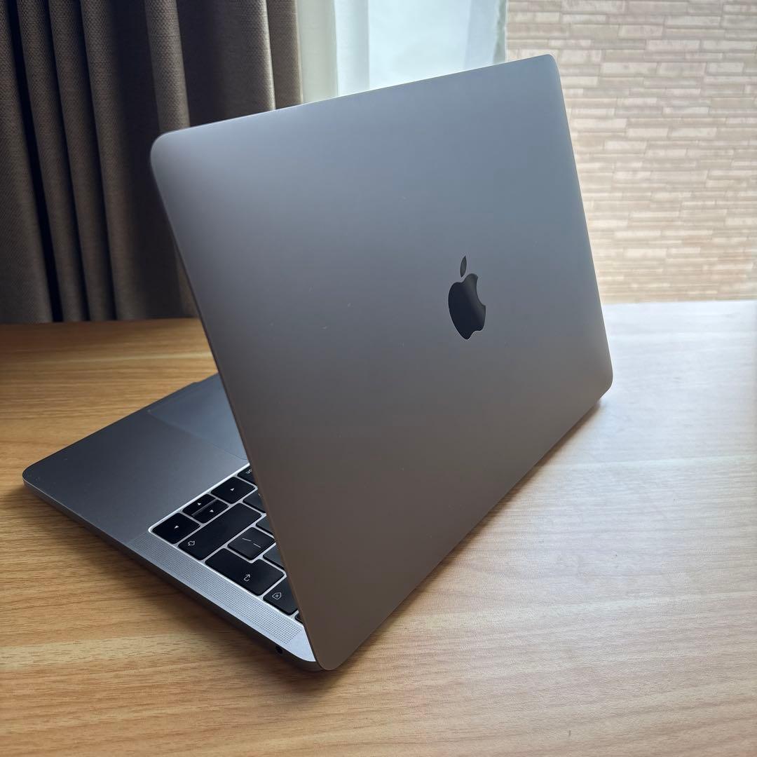 【美品】Macbook Pro 13インチ 2019 i7 16 256 UK
