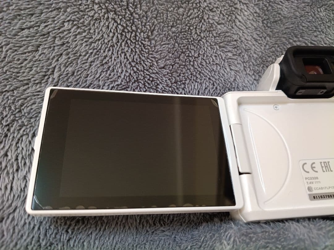 Canon EOS ミラーレス一眼 ホワイト